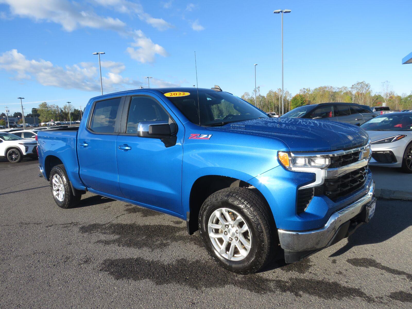 Used 2022 Glacier Blue Metallic Chevrolet LT image 5
