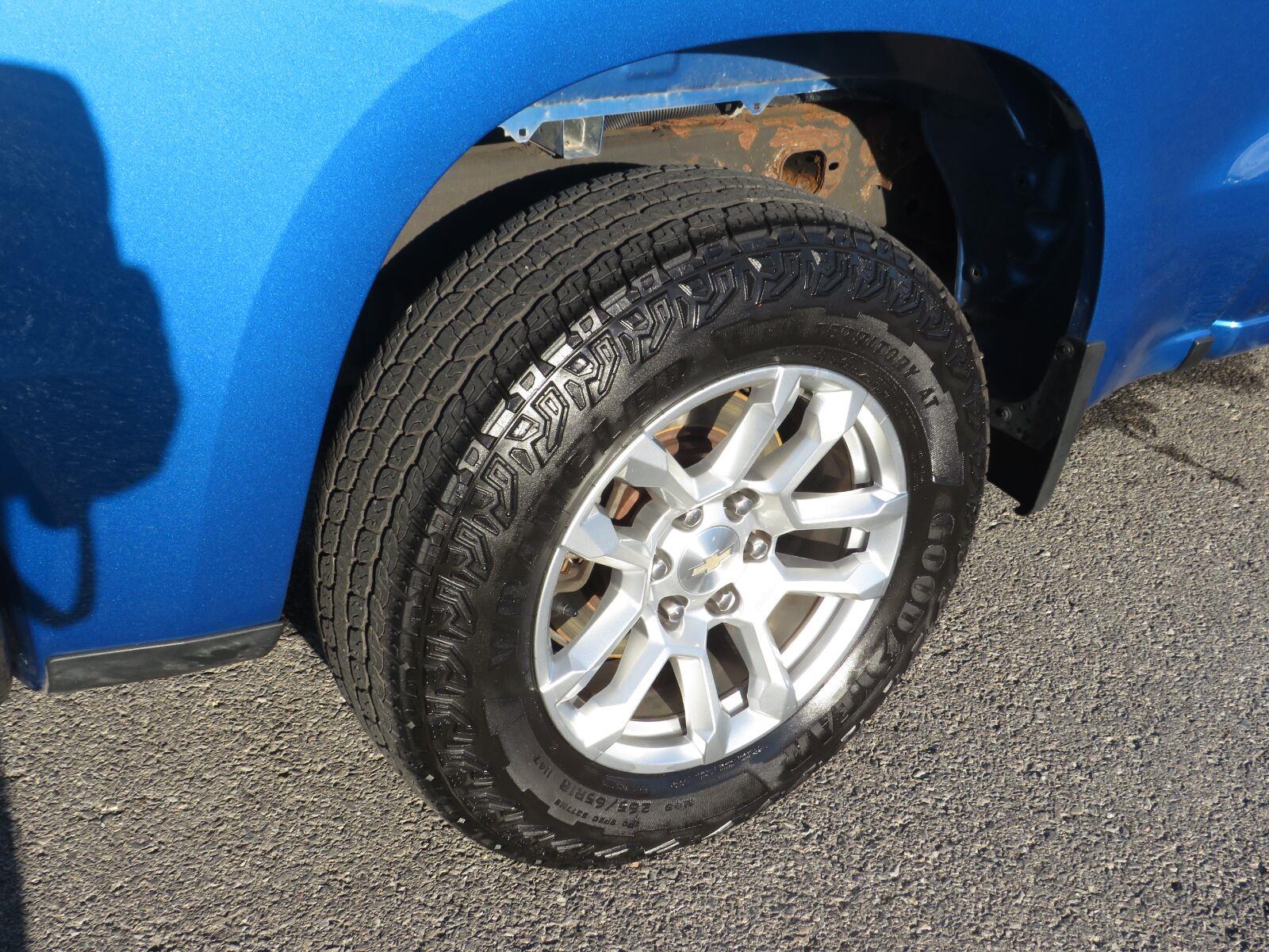 Used 2022 Glacier Blue Metallic Chevrolet LT image 10
