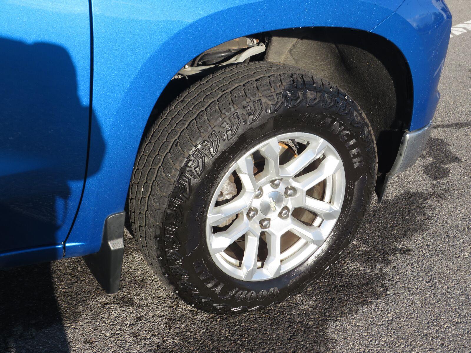 Used 2022 Glacier Blue Metallic Chevrolet LT image 11