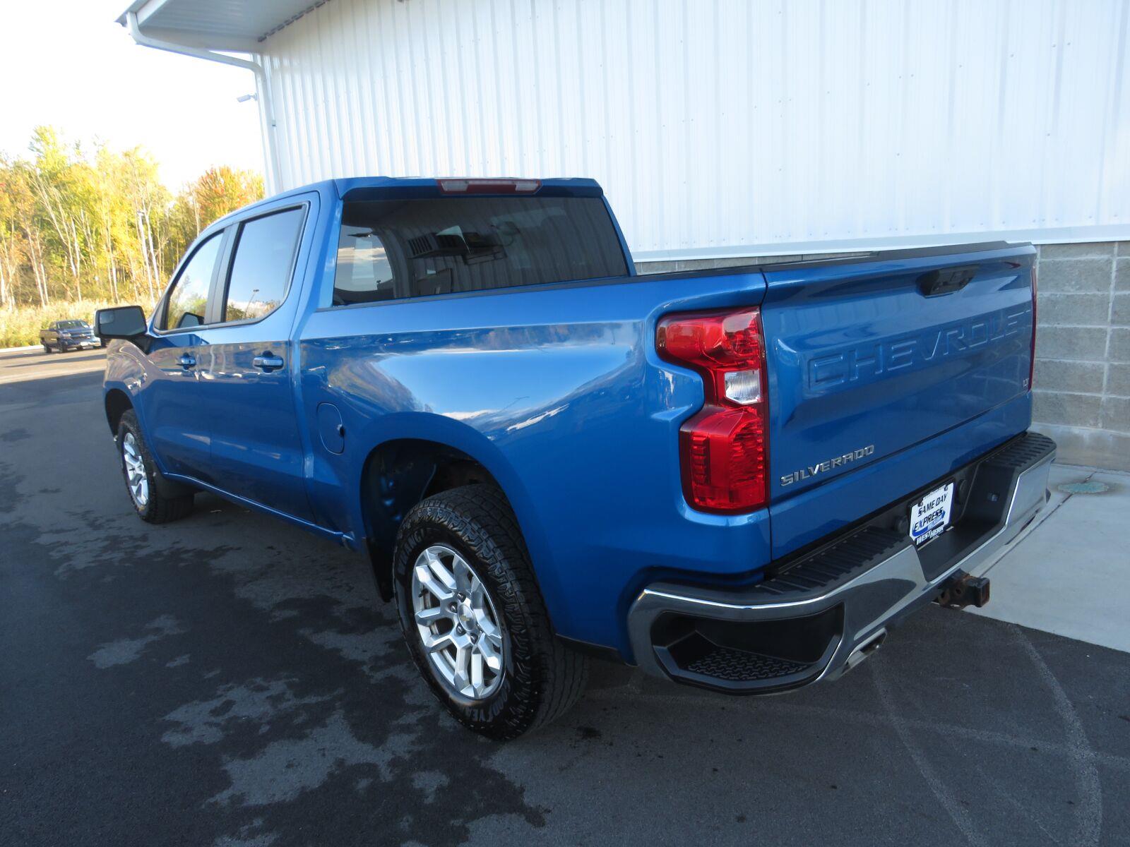 Used 2022 Glacier Blue Metallic Chevrolet LT image 15