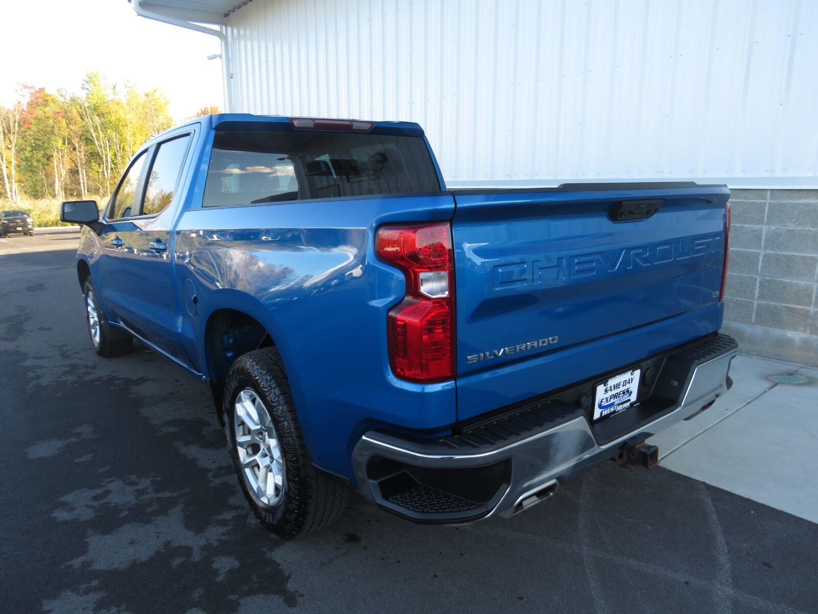 Used 2022 Glacier Blue Metallic Chevrolet LT image 16