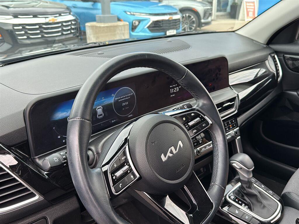 Used 2024 Fusion Black Kia S image 14