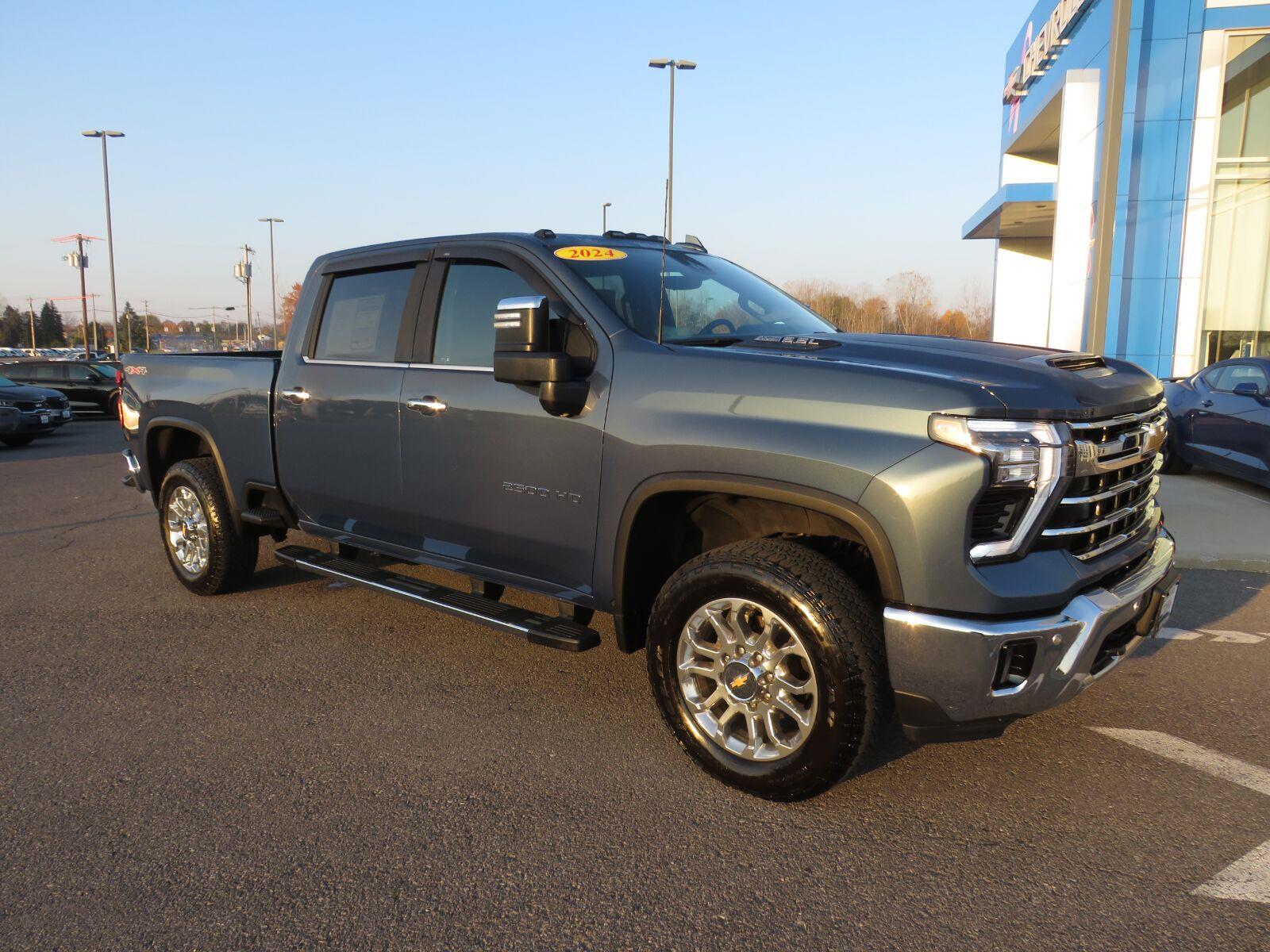 Used 2024 Lakeshore Blue Metallic Chevrolet LTZ image 5