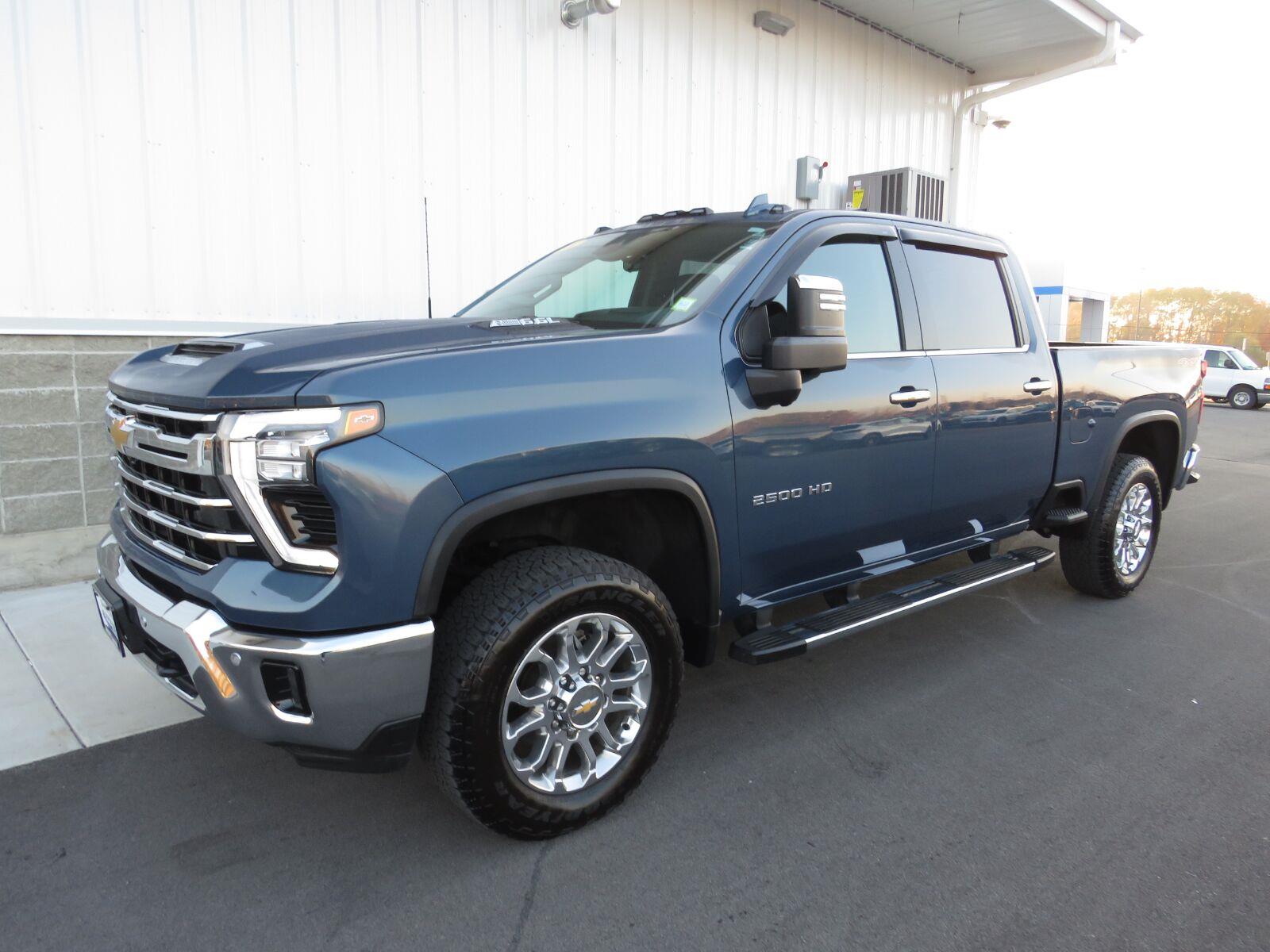 Used 2024 Lakeshore Blue Metallic Chevrolet LTZ image 13