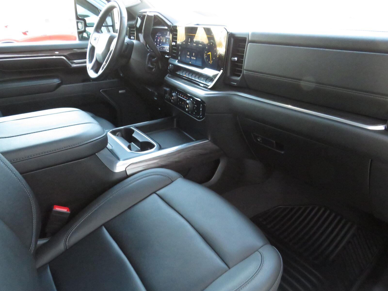 Used 2024 Lakeshore Blue Metallic Chevrolet LTZ image 27