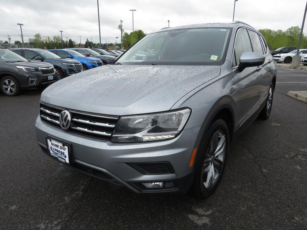 Used 2020 Silver Metallic Volkswagen 2.0T SEL image 10