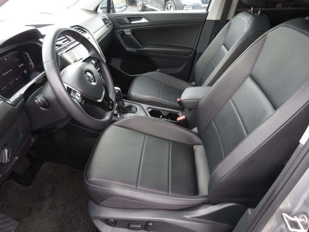 Used 2020 Silver Metallic Volkswagen 2.0T SEL image 18