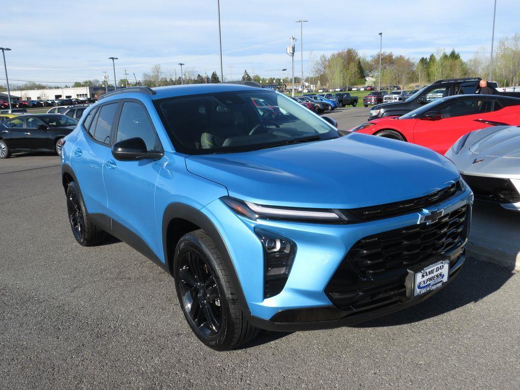 Used 2025 Marina Blue Chevrolet ACTIV image 2