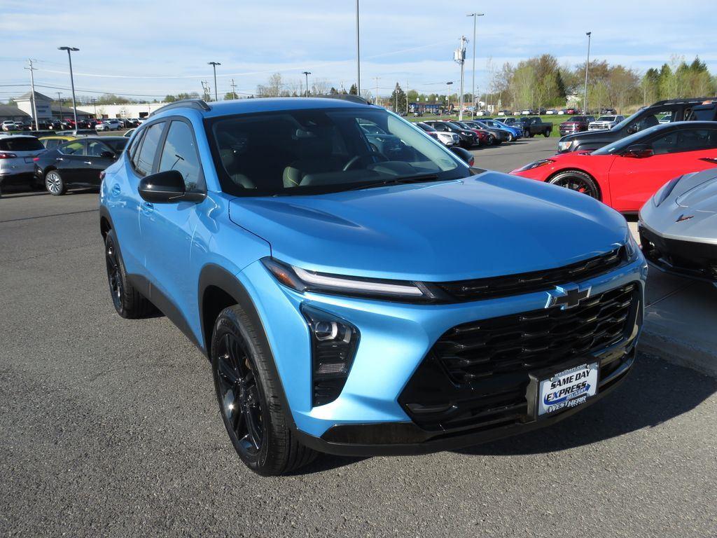 Used 2025 Marina Blue Chevrolet ACTIV image 3