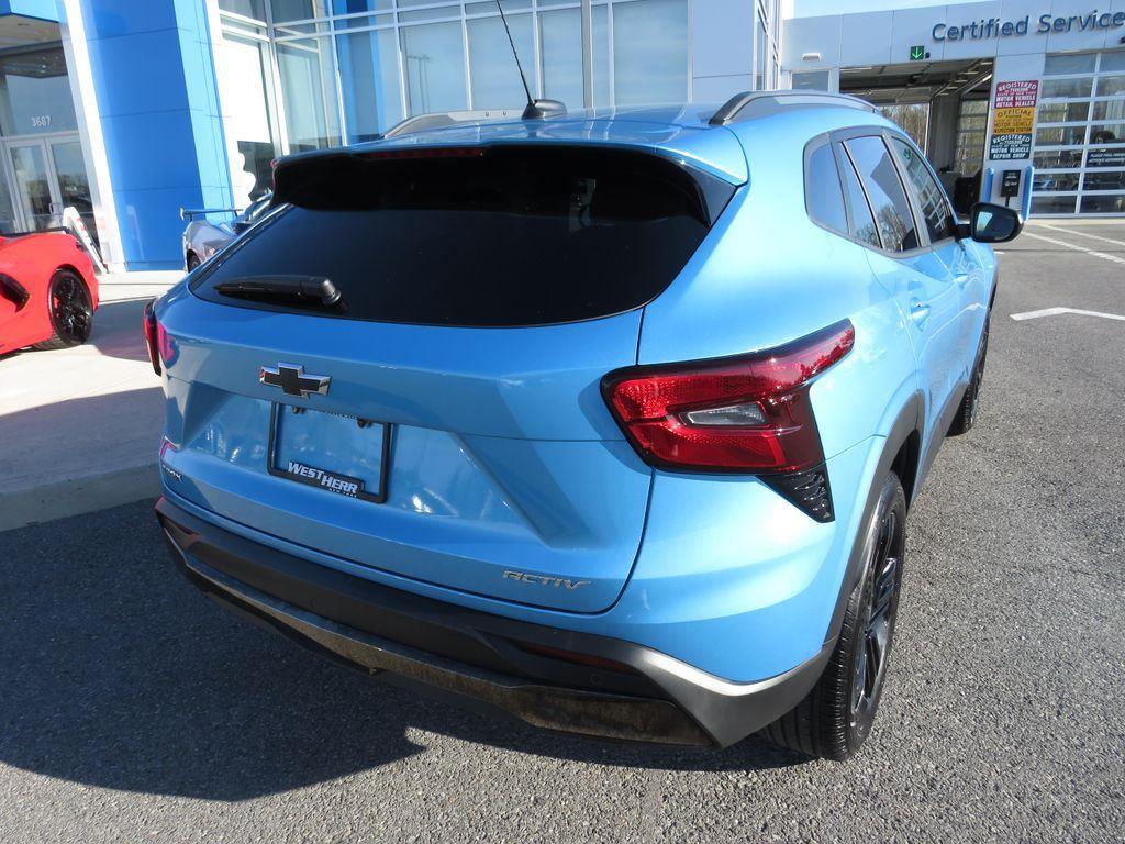 Used 2025 Marina Blue Chevrolet ACTIV image 8