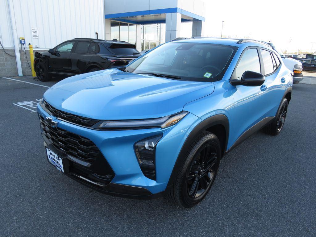 Used 2025 Marina Blue Chevrolet ACTIV image 12