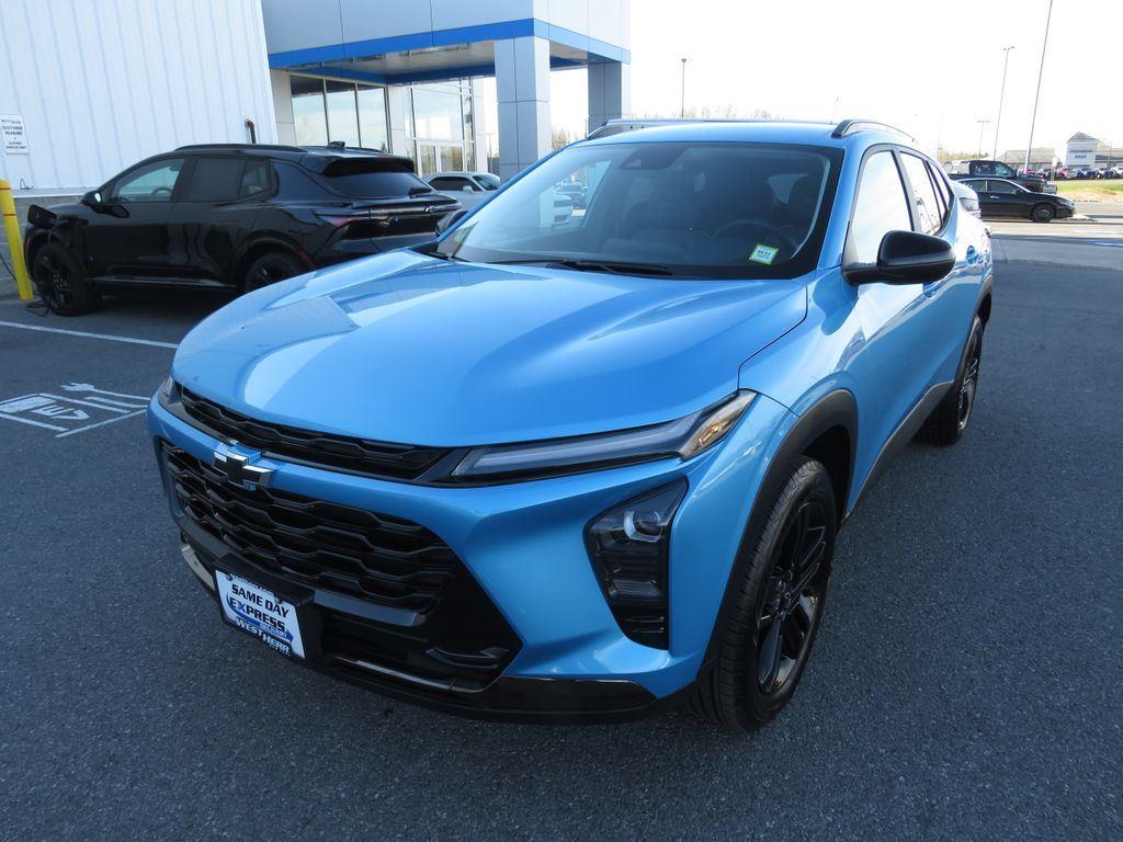 Used 2025 Marina Blue Chevrolet ACTIV image 13
