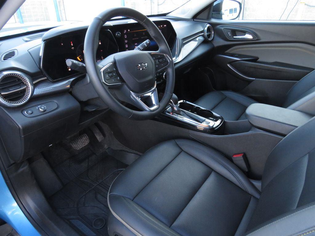 Used 2025 Marina Blue Chevrolet ACTIV image 20