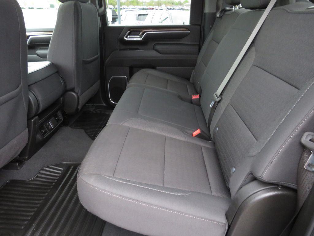 Used 2025 Lakeshore Blue Chevrolet LT image 21