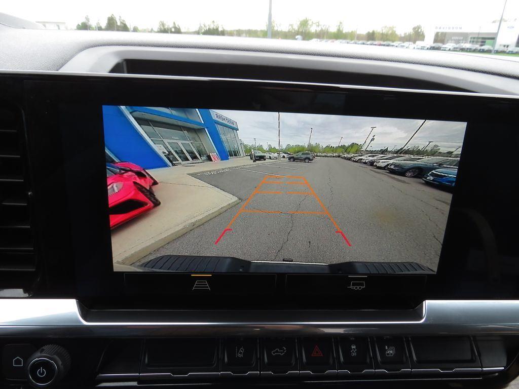 Used 2025 Lakeshore Blue Chevrolet LT image 25