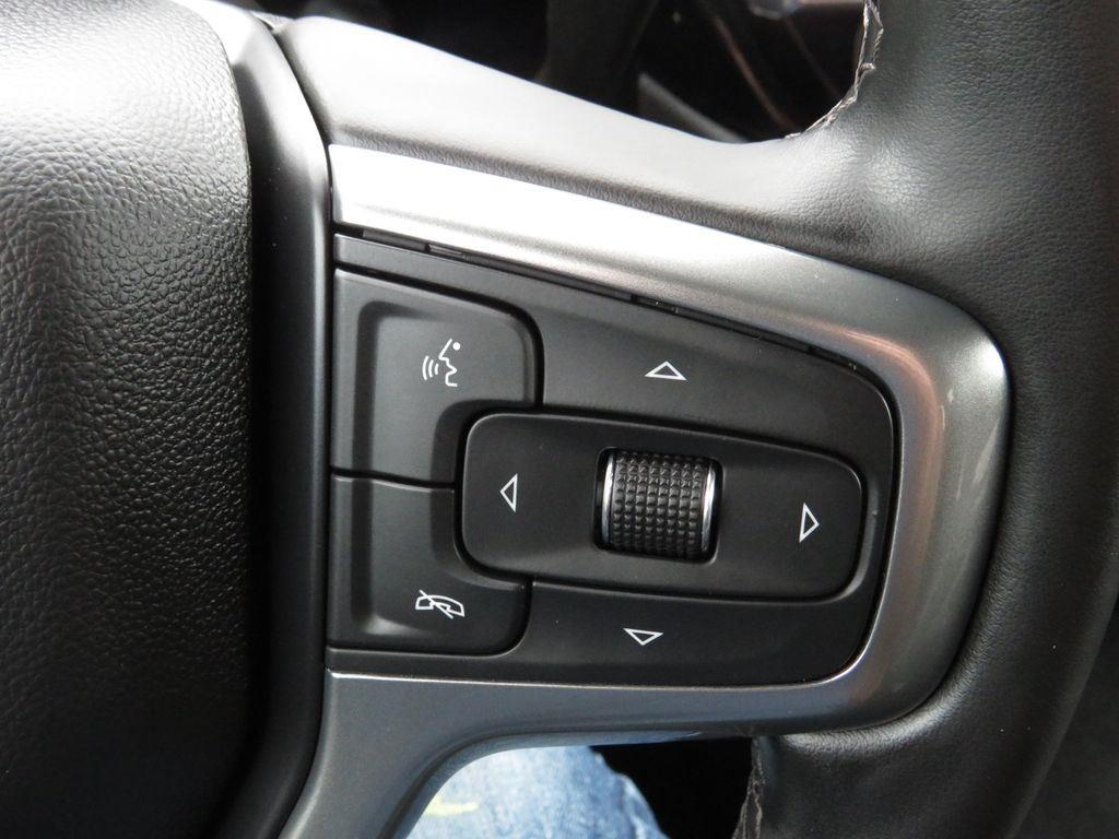 Used 2025 Lakeshore Blue Chevrolet LT image 28