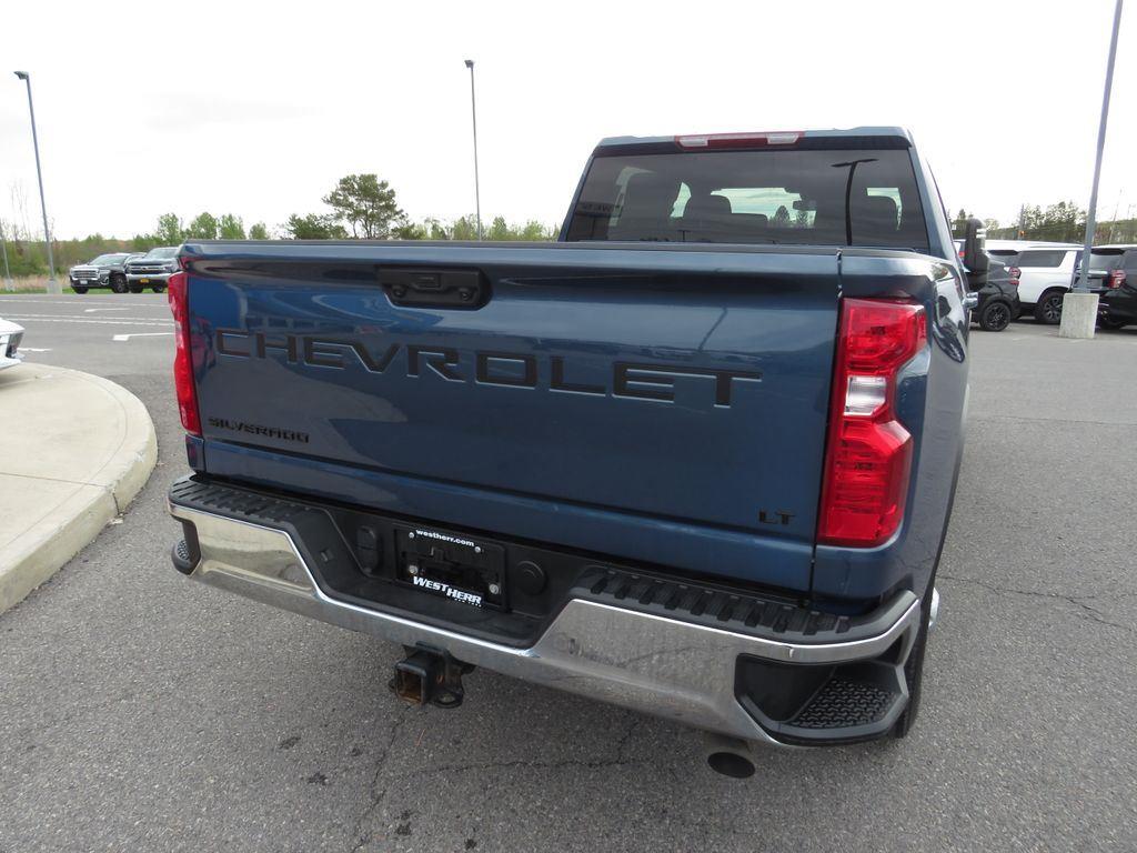 Used 2025 Lakeshore Blue Chevrolet LT image 8