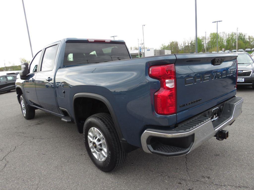 Used 2025 Lakeshore Blue Chevrolet LT image 9