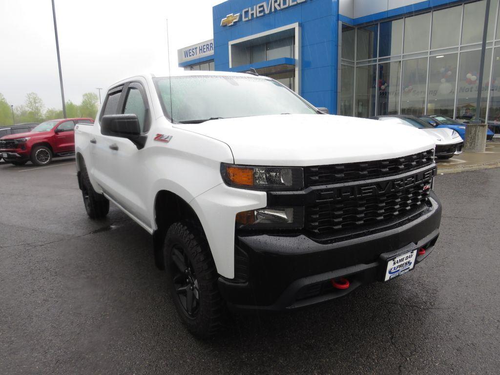 Used 2021 Summit White Chevrolet Custom Trail Boss image 3