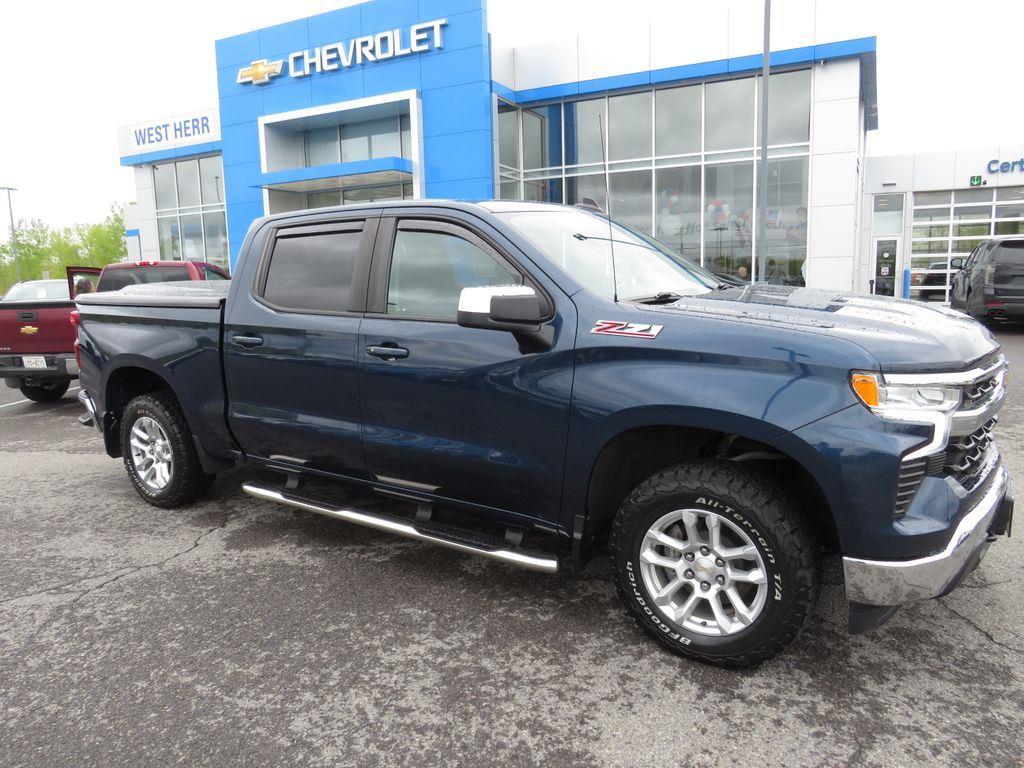 Used 2022 Blue Metallic Chevrolet LT image 5