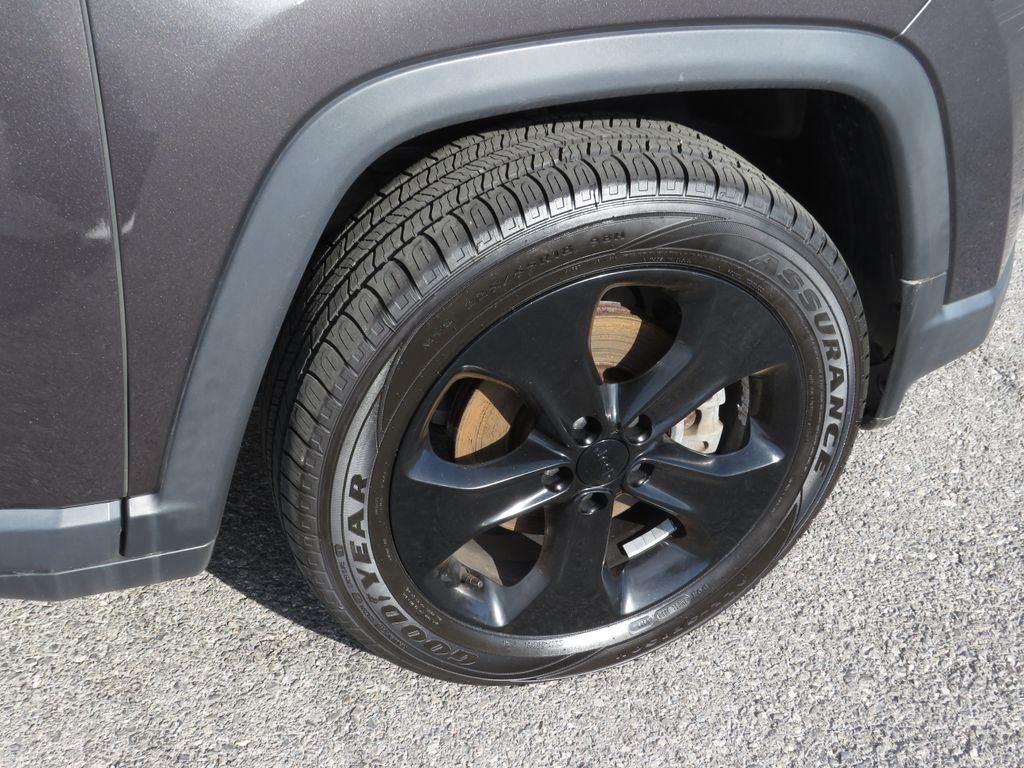 Used 2019 Granite Crystal Metallic Clear Jeep Altitude image 10