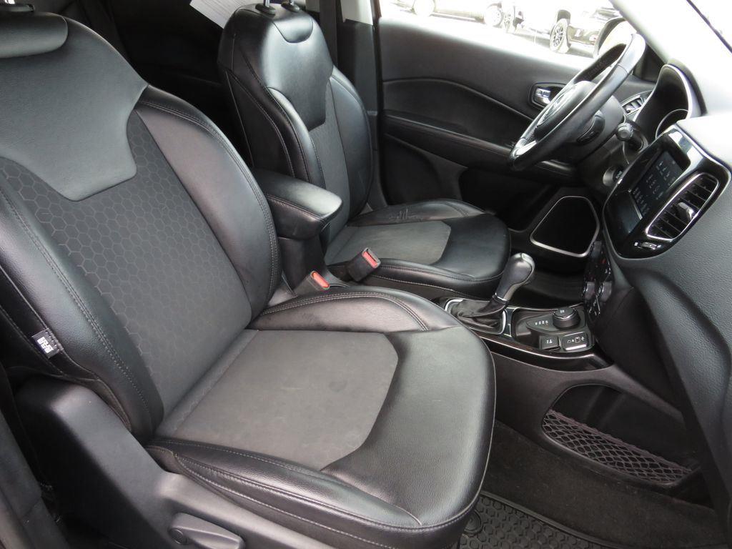Used 2019 Granite Crystal Metallic Clear Jeep Altitude image 19