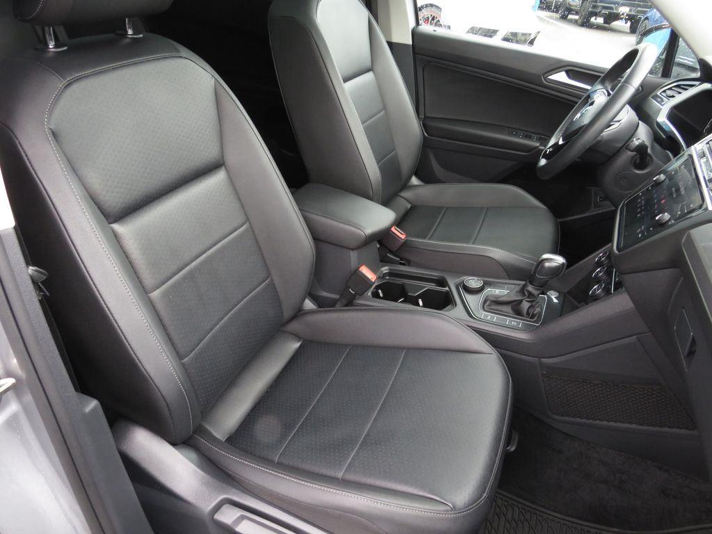 Used 2020 Silver Metallic Volkswagen 2.0T SEL image 17