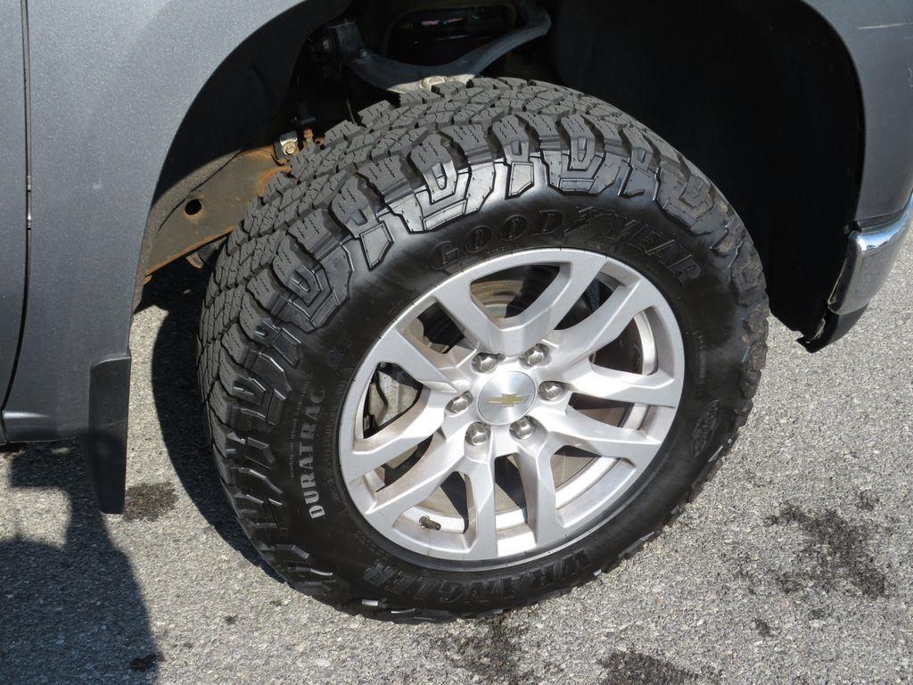 Used 2022 Steel Metallic Chevrolet LT image 9