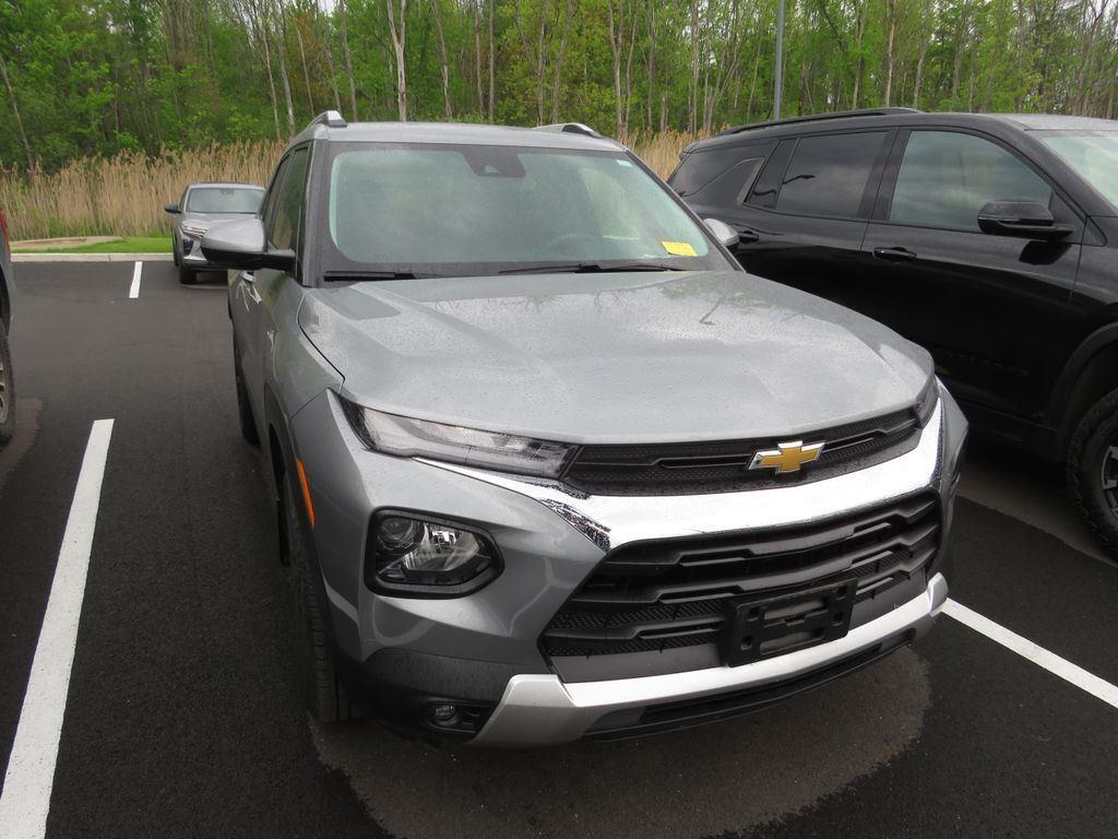 Used 2023 Sterling Gray Metallic Chevrolet LT image 3