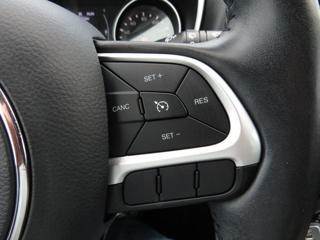 Used 2019 Granite Crystal Metallic Clear Jeep Altitude image 31