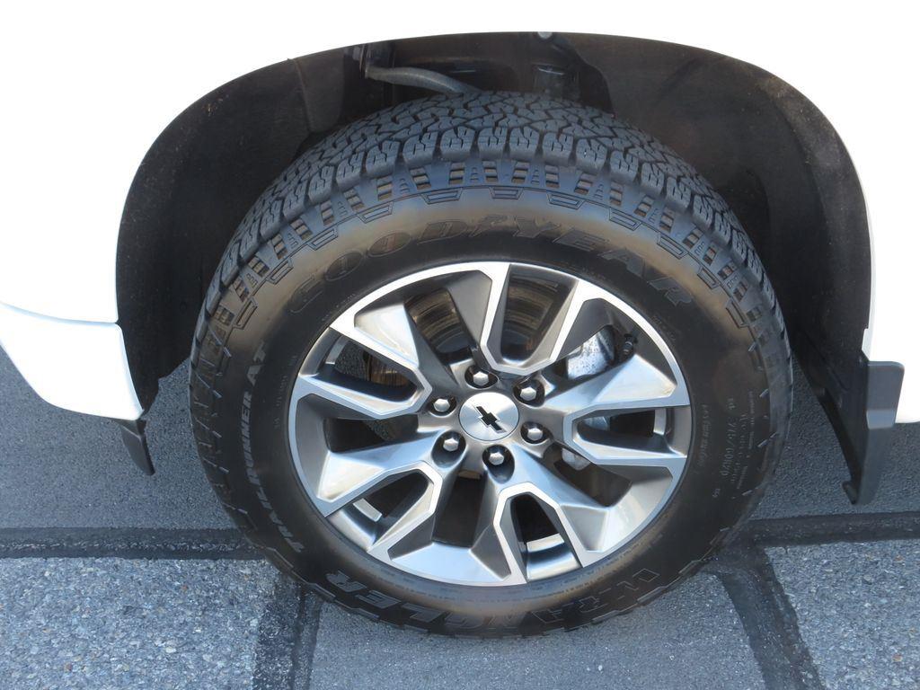 Used 2023 Summit White Chevrolet RST image 16