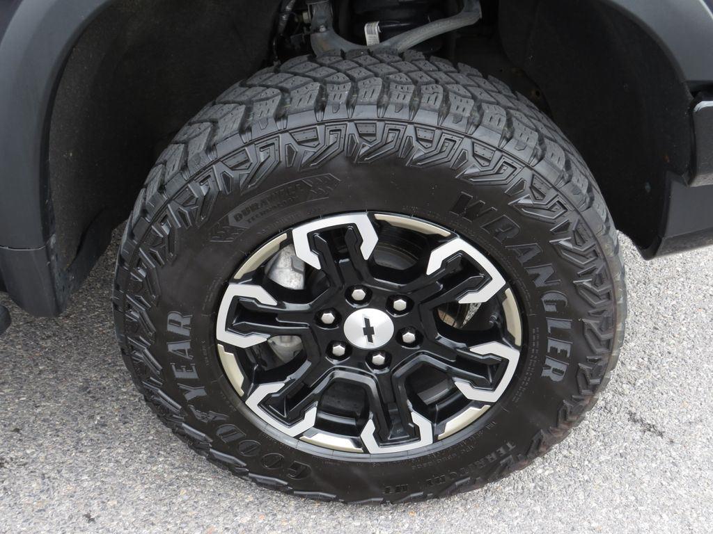 Used 2023 Ash Chevrolet ZR2 image 14