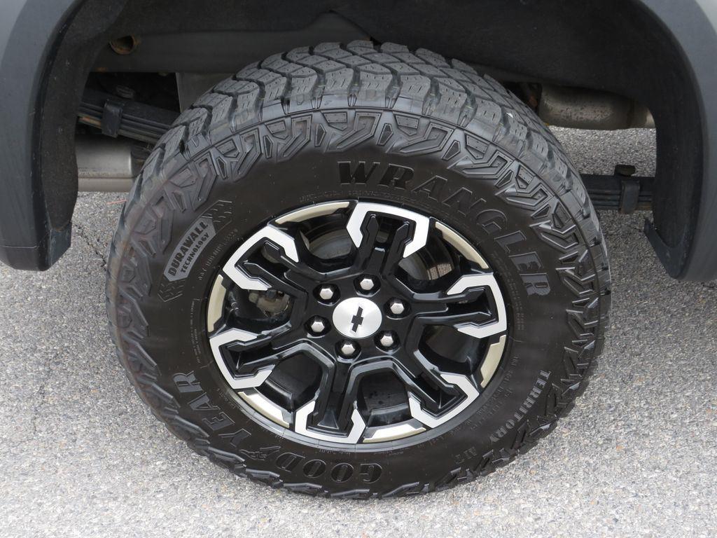 Used 2023 Ash Chevrolet ZR2 image 15