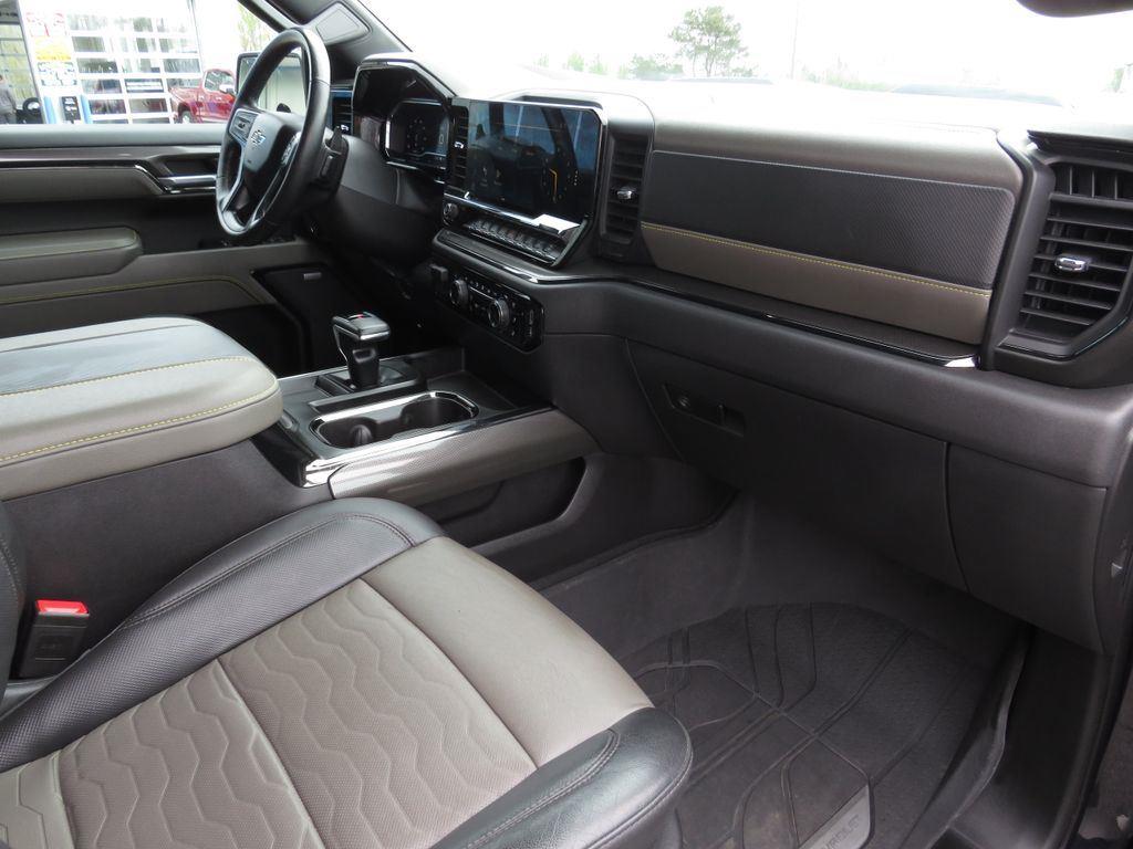 Used 2023 Ash Chevrolet ZR2 image 17