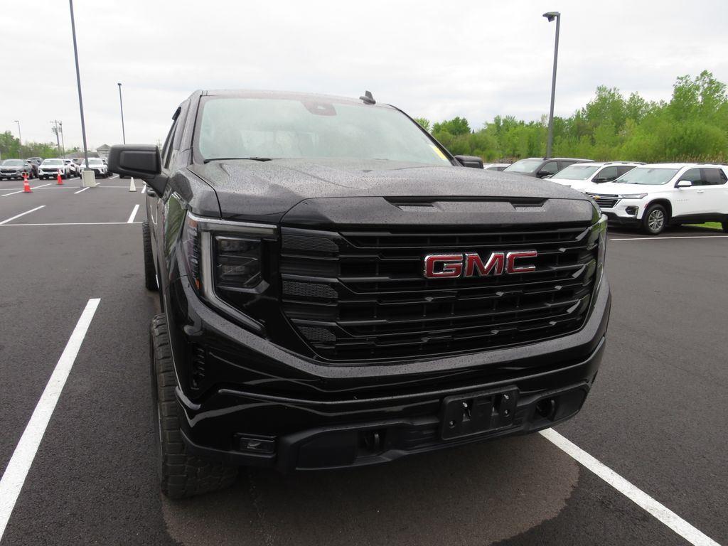 Used 2025 Onyx Black GMC Elevation image 5