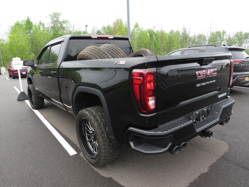 Used 2025 Onyx Black GMC Elevation image 10