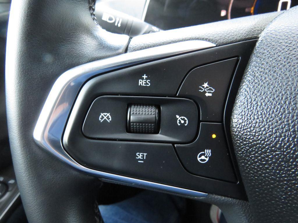 Used 2024 Summit White Chevrolet LT image 31