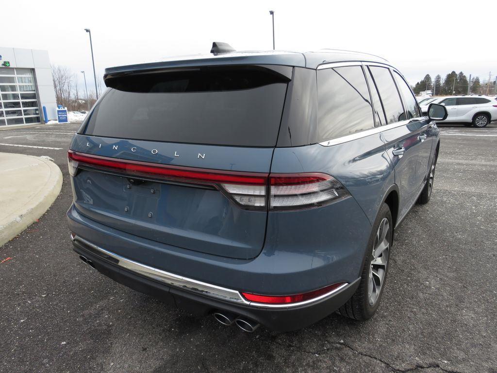 Used 2025 Blue Metallic Lincoln Reserve image 7