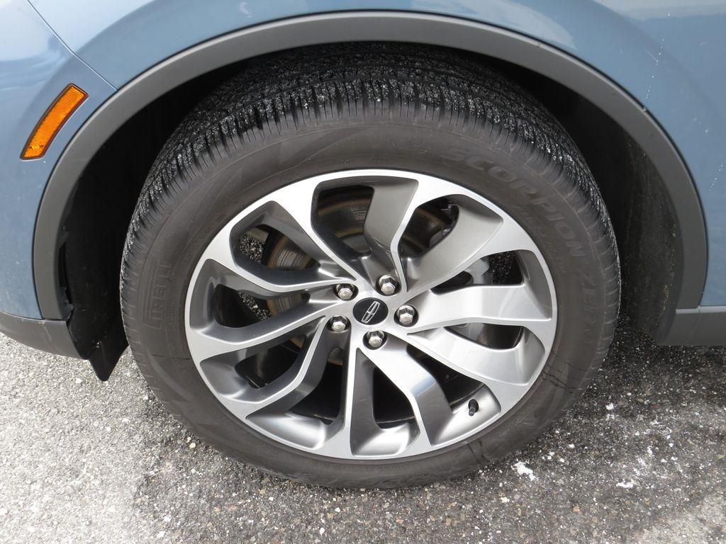 Used 2025 Blue Metallic Lincoln Reserve image 11