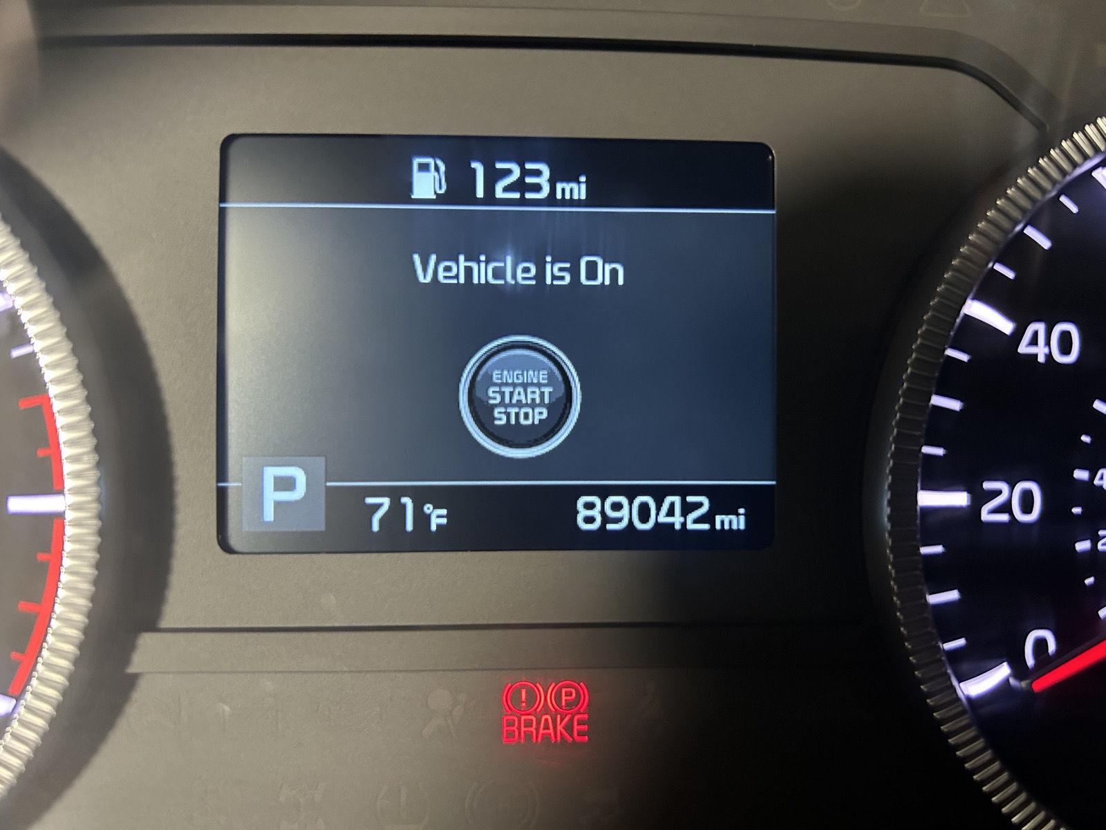 Used 2022 White Pearl Kia EX image 18