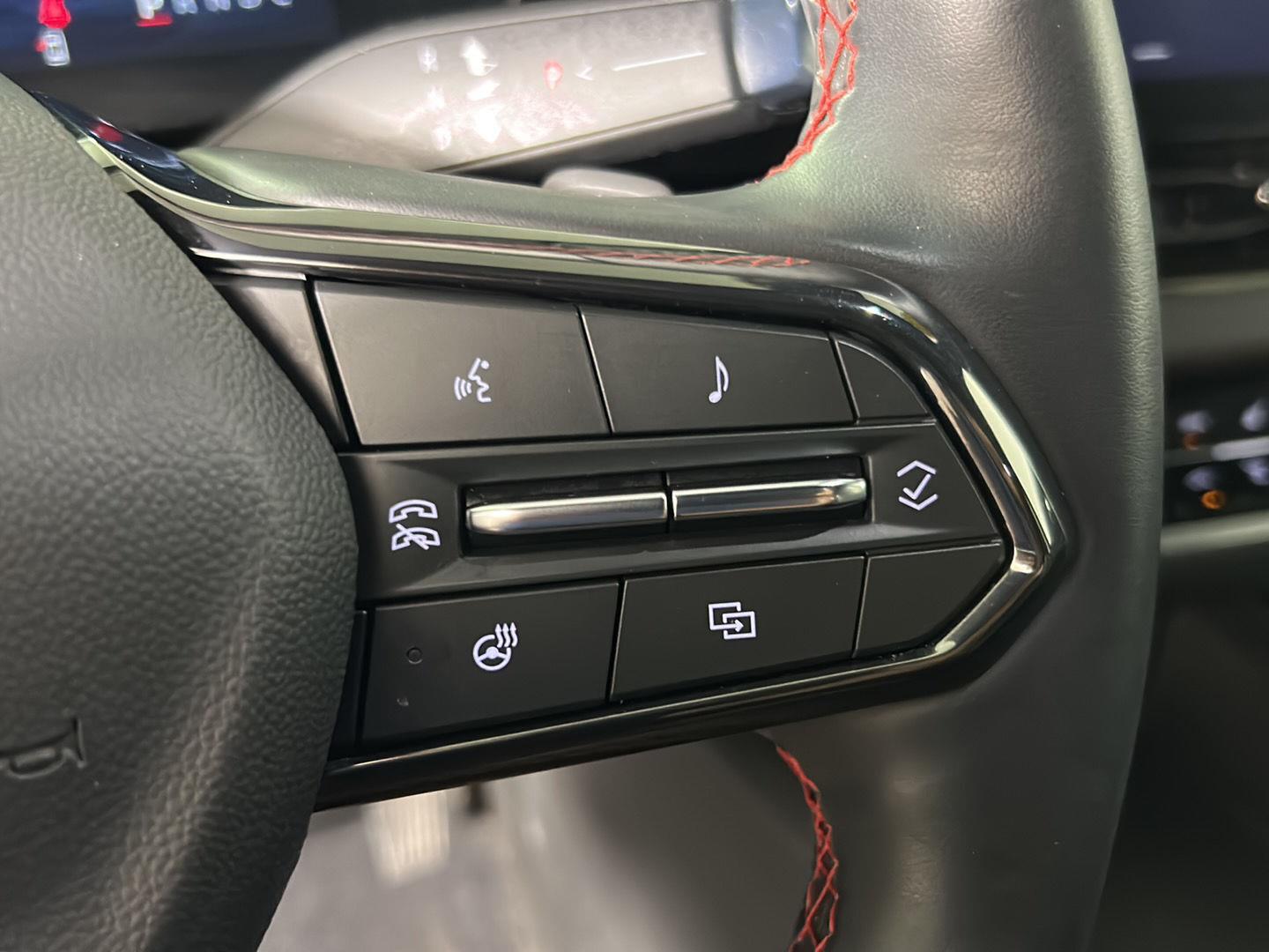 Used 2025 Mosaic Black Metallic Chevrolet AWD RS image 24
