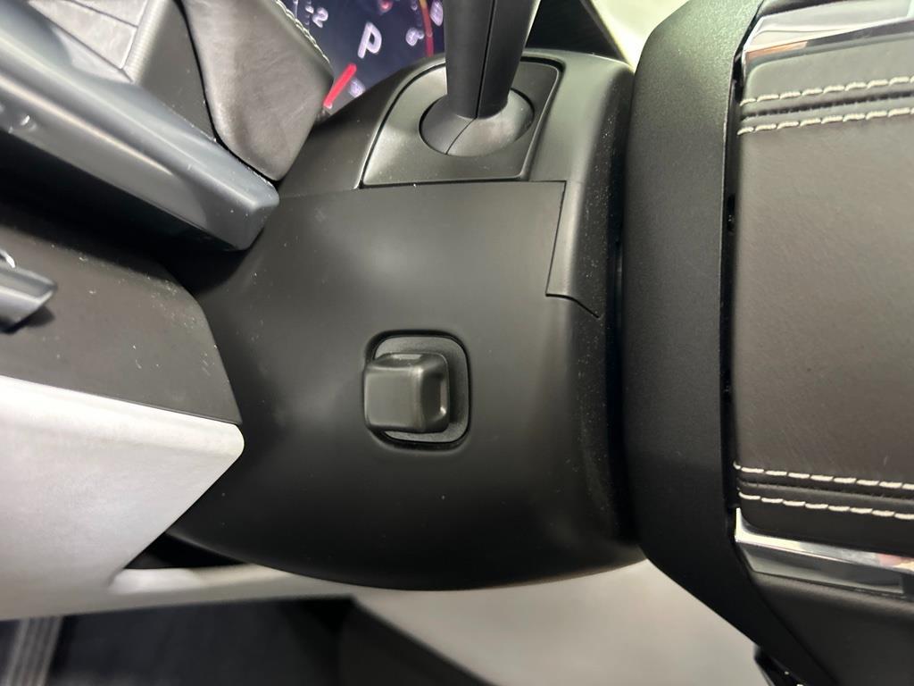 Used 2021 Arctic White Chevrolet 3LT image 12