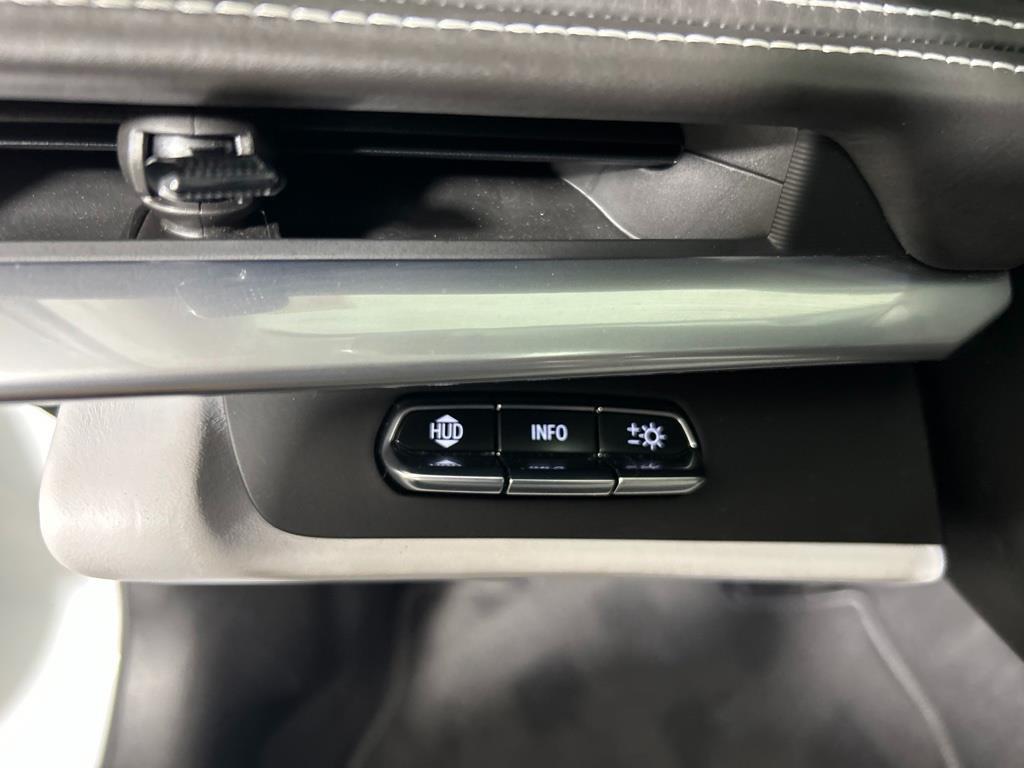 Used 2021 Arctic White Chevrolet 3LT image 14