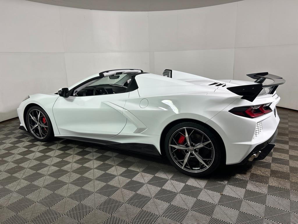 Used 2021 Arctic White Chevrolet 3LT image 22