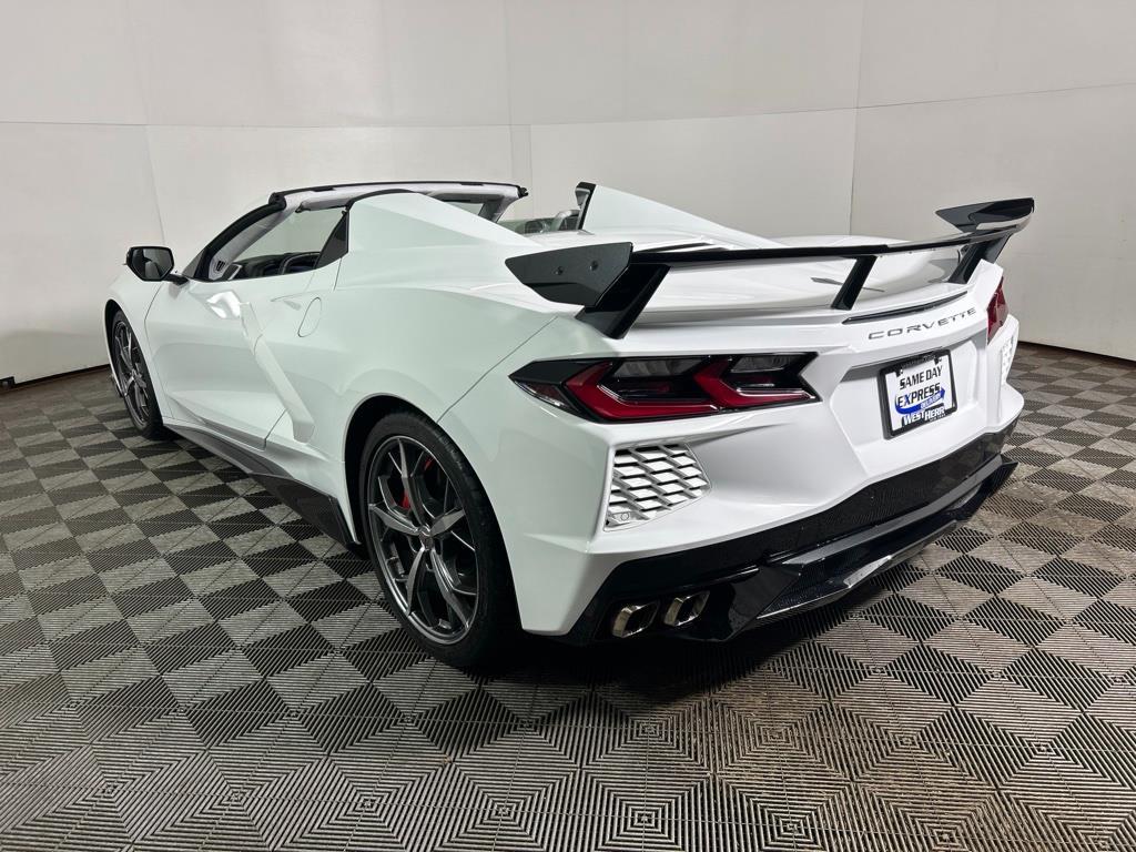 Used 2021 Arctic White Chevrolet 3LT image 23