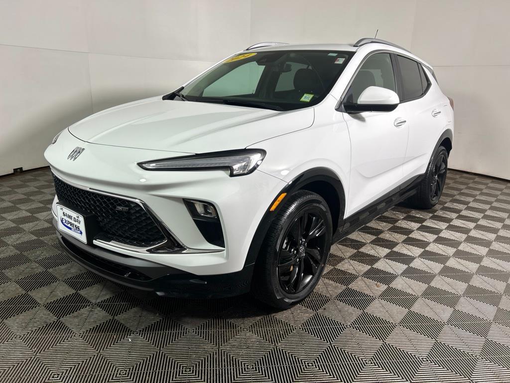 Used 2024 Summit White Buick Sport Touring image 11