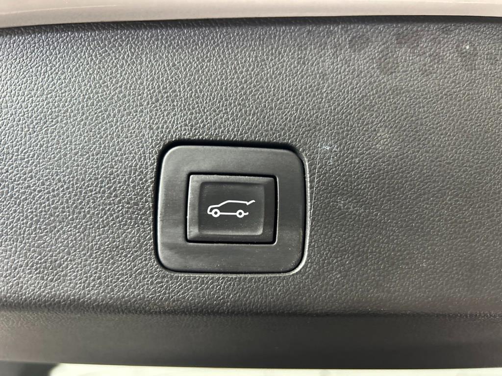 Used 2024 Summit White Buick Sport Touring image 9