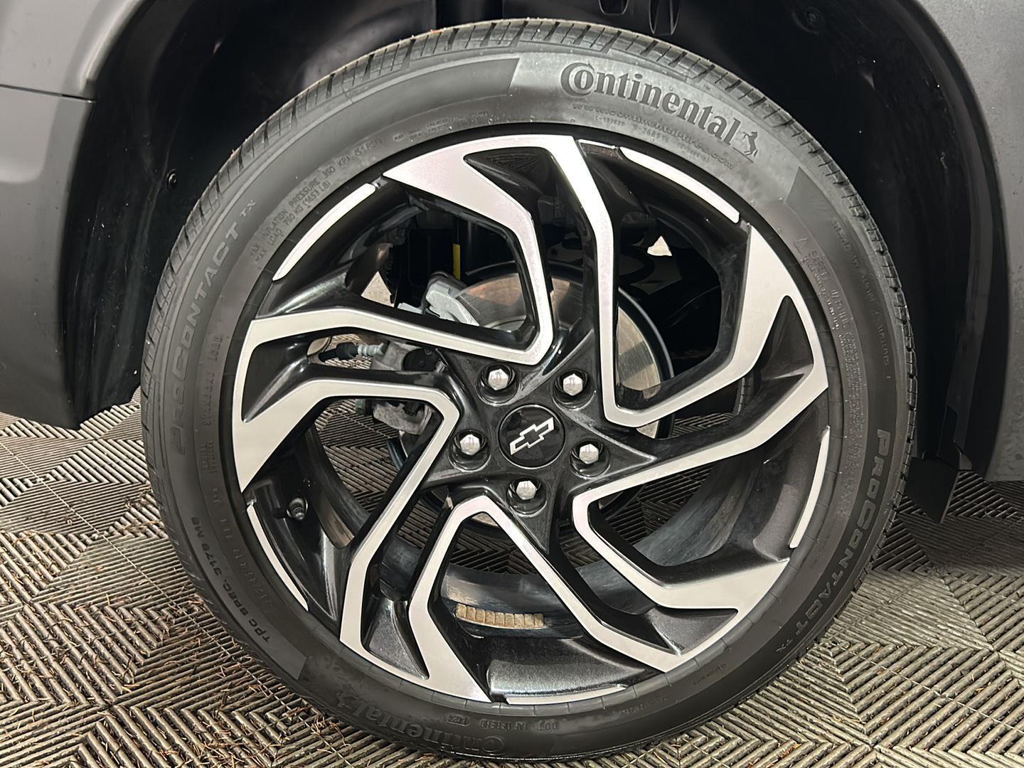 Used 2025 Sterling Gray Metallic Chevrolet RS image 2