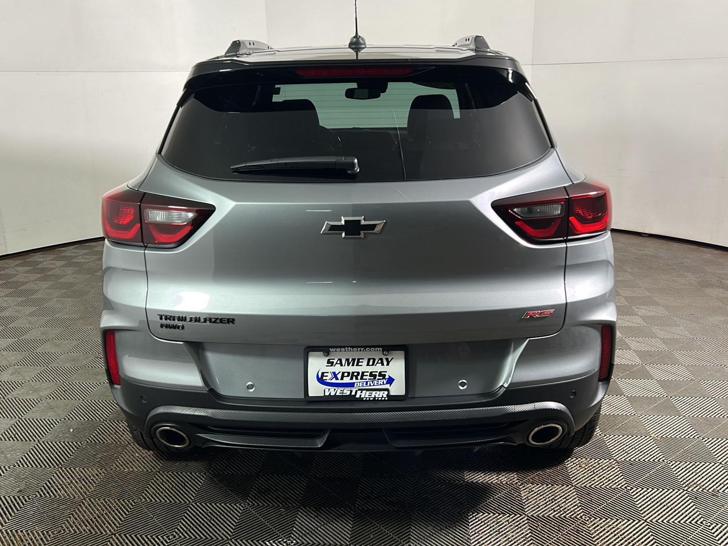 Used 2025 Sterling Gray Metallic Chevrolet RS image 6