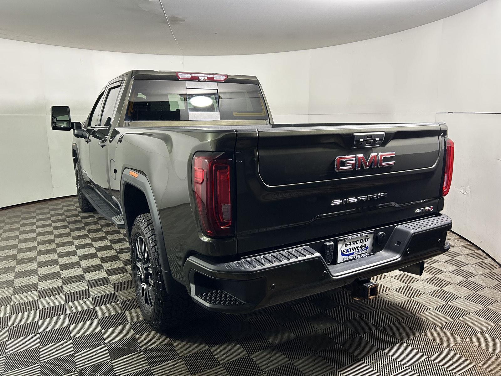 Used 2022 Forest Metallic GMC AT4 image 11